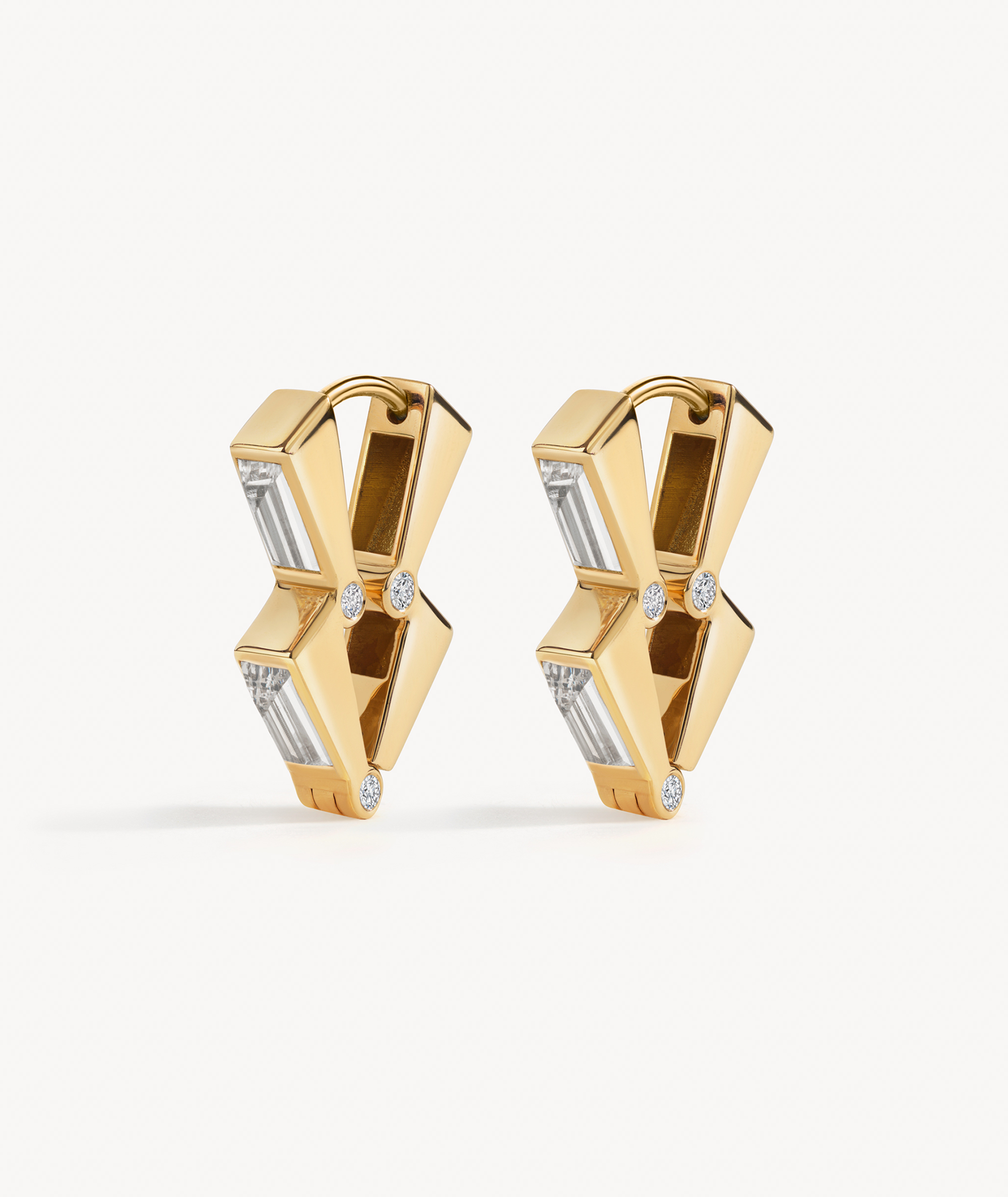 EREDE earrings in 18k recycled yellow gold and lab-grown diamonds.