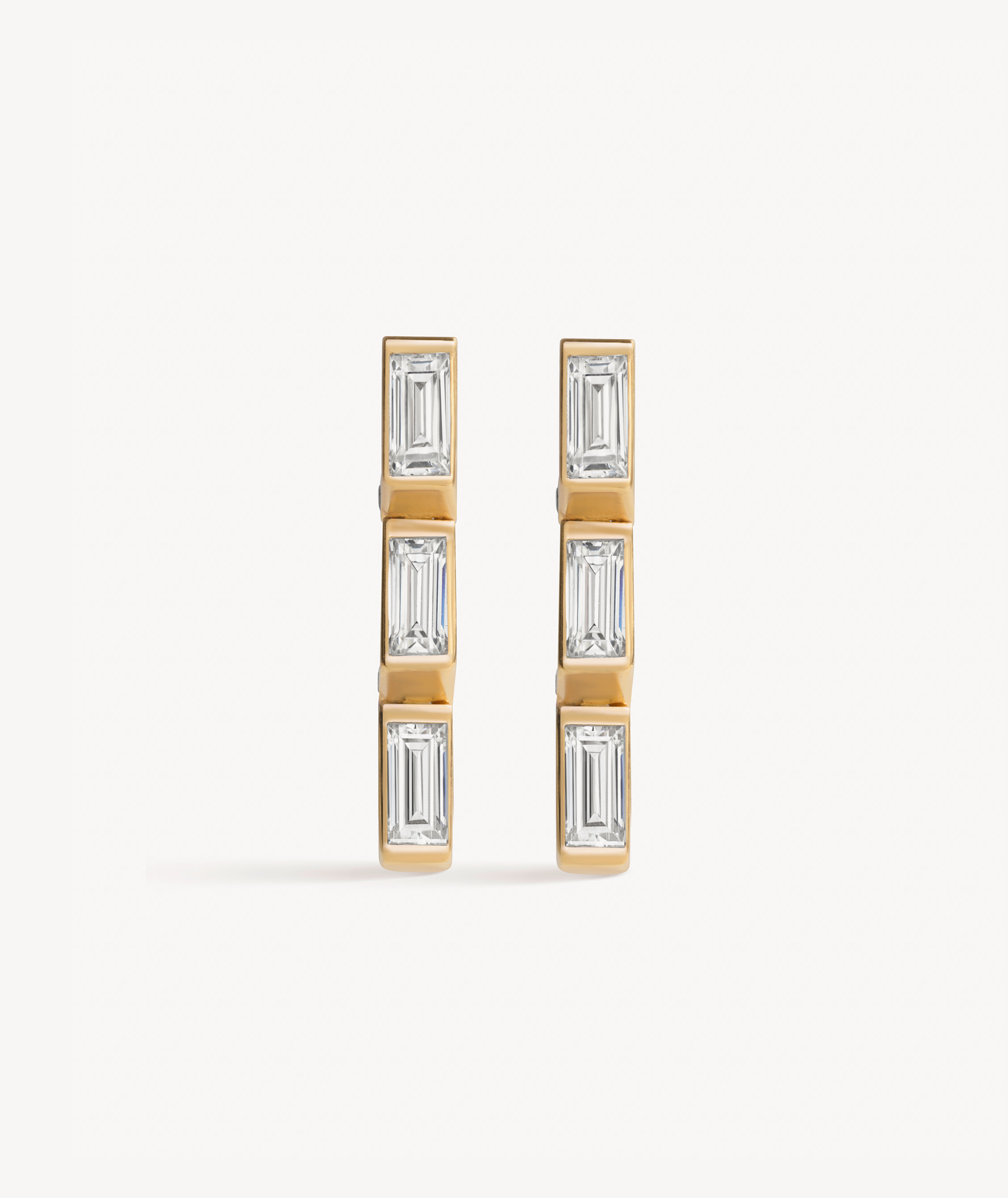 EREDE earrings in 18k recycled yellow gold and lab-grown diamonds.