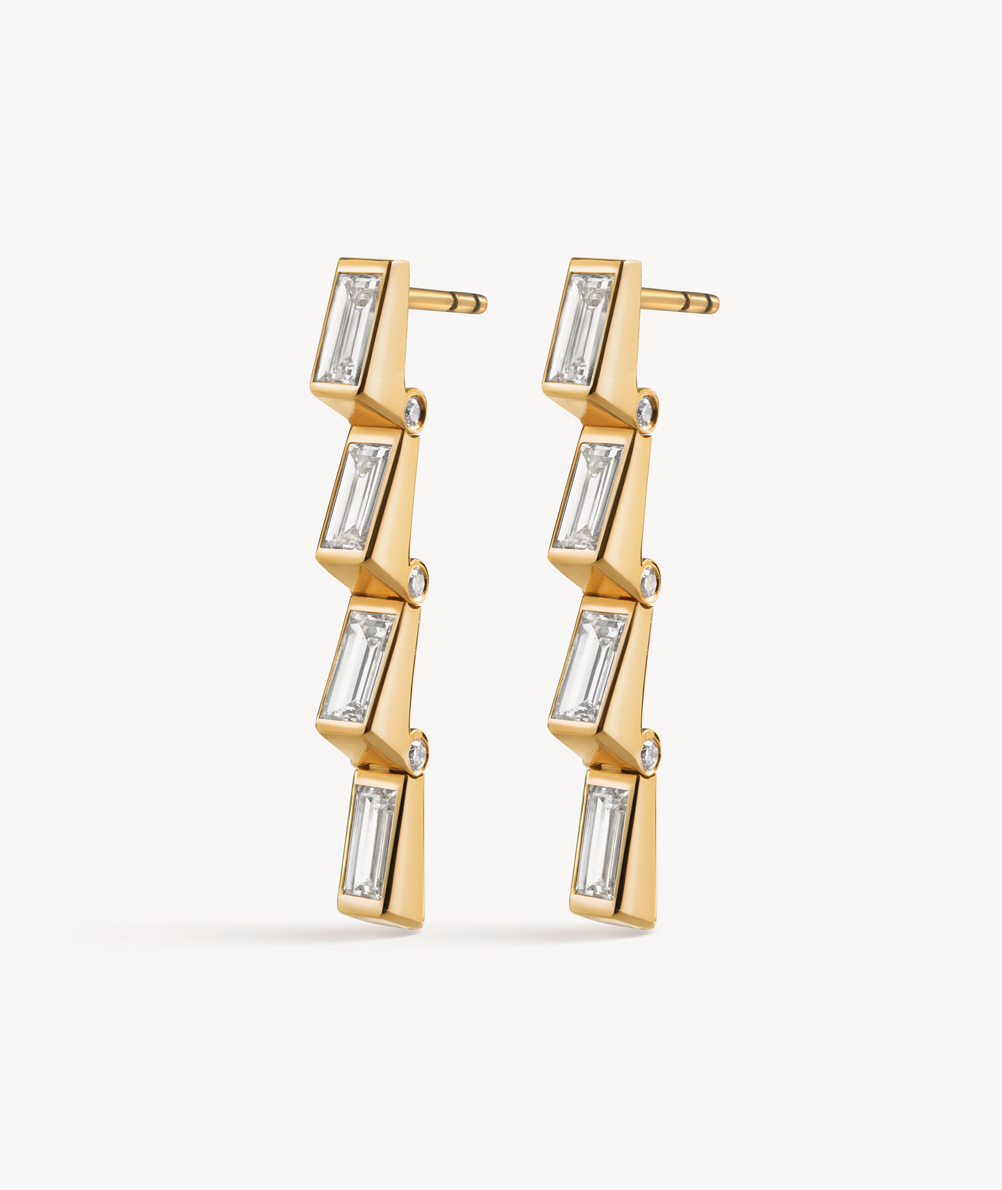 EREDE earrings in 18k recycled yellow gold and lab-grown diamonds.