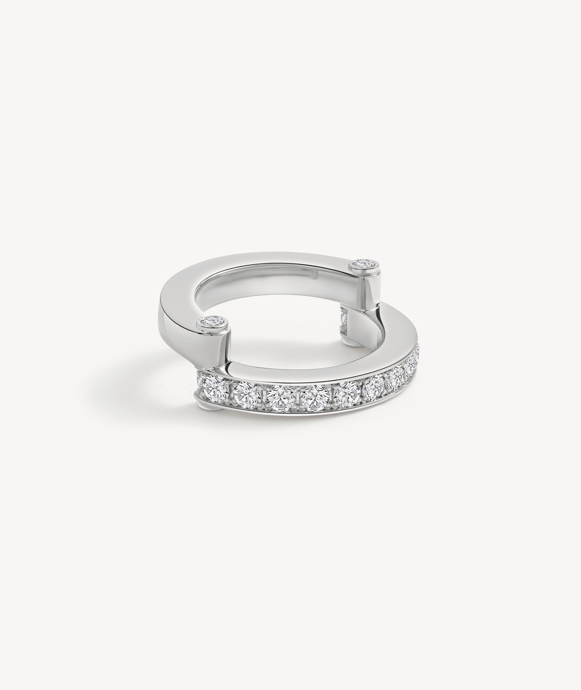 EREDE ring in 18k recycled white gold and lab-grown diamonds.