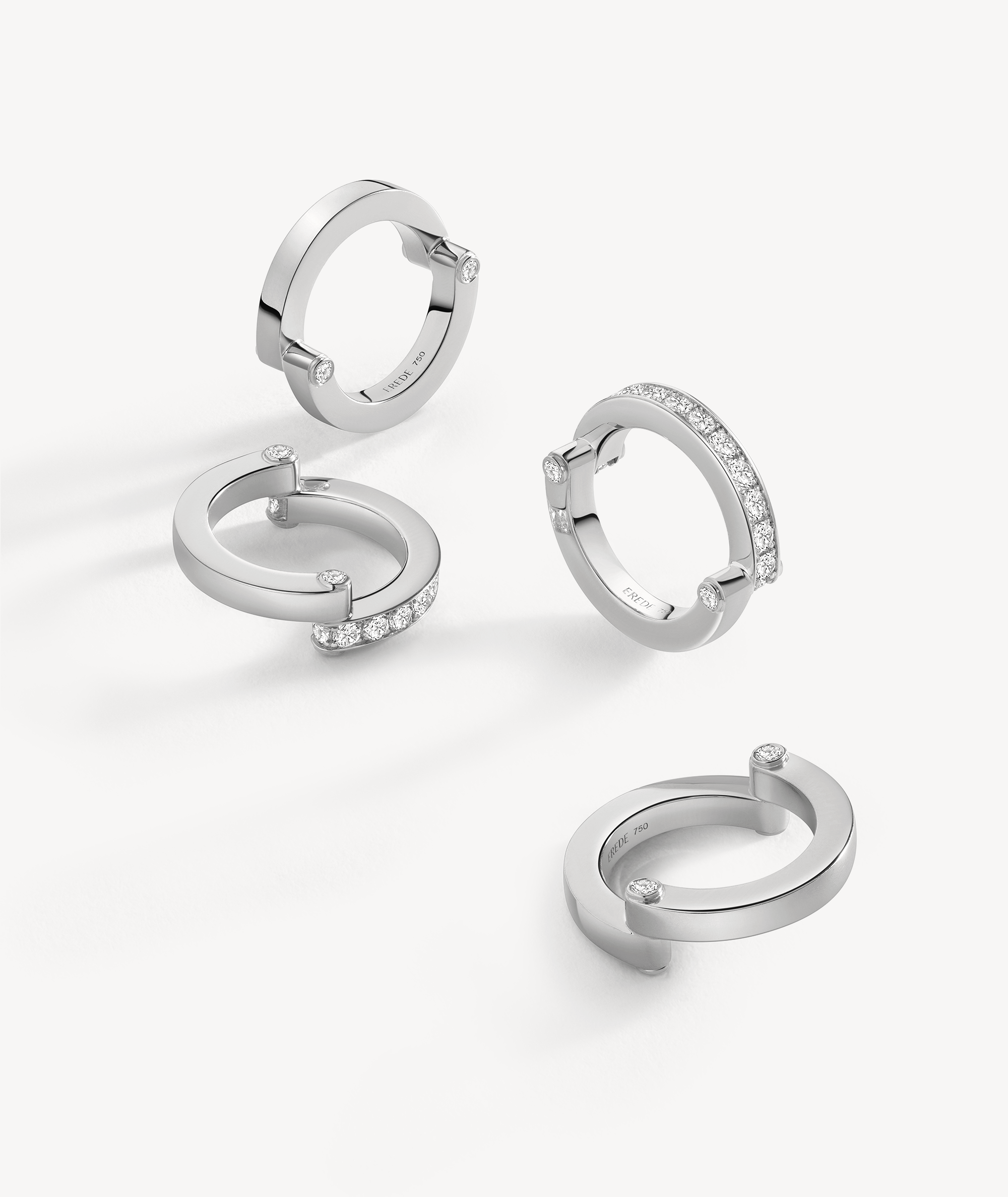 EREDE ring in 18k recycled white gold and lab-grown diamonds.