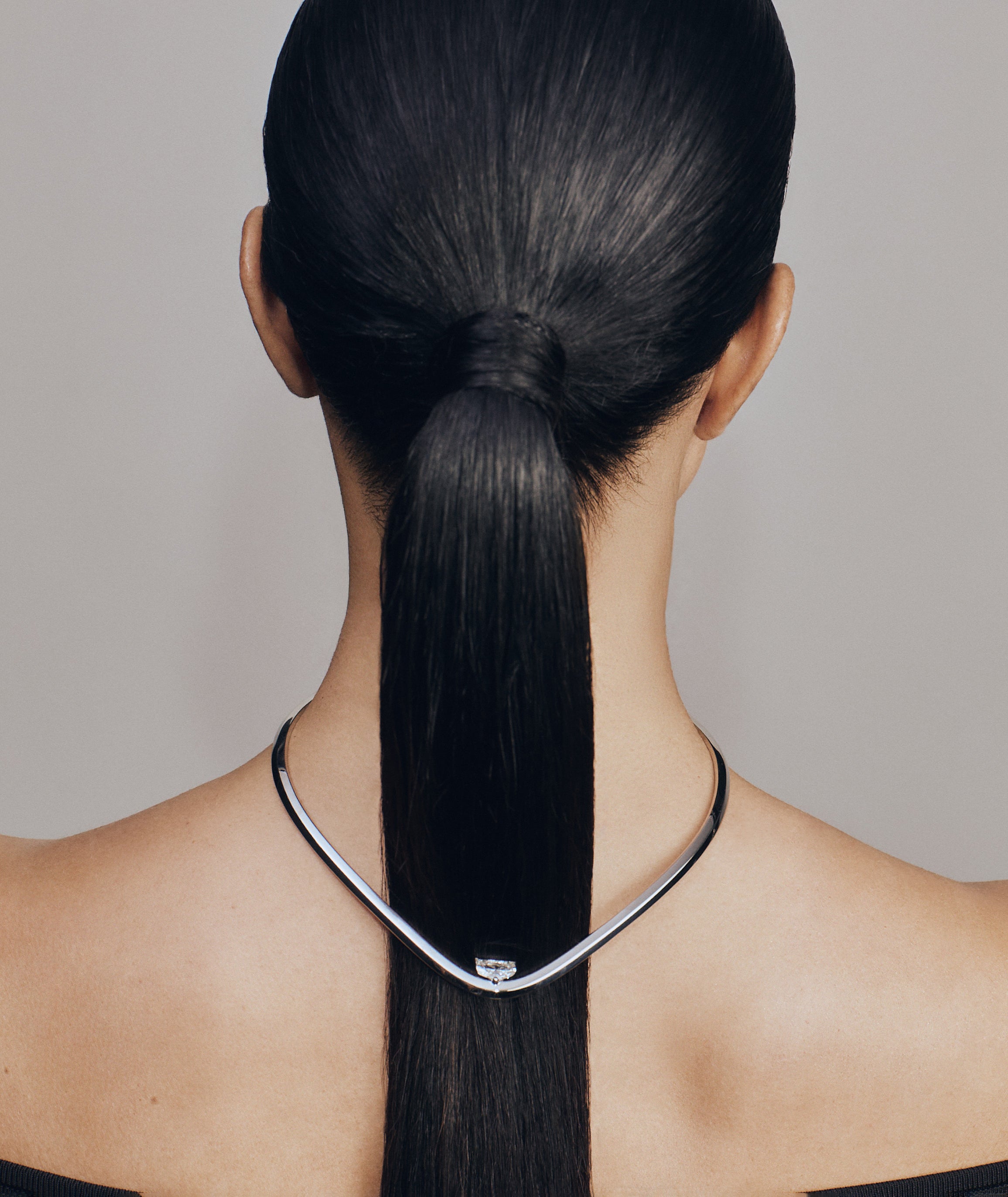 Contour Diamond Collar