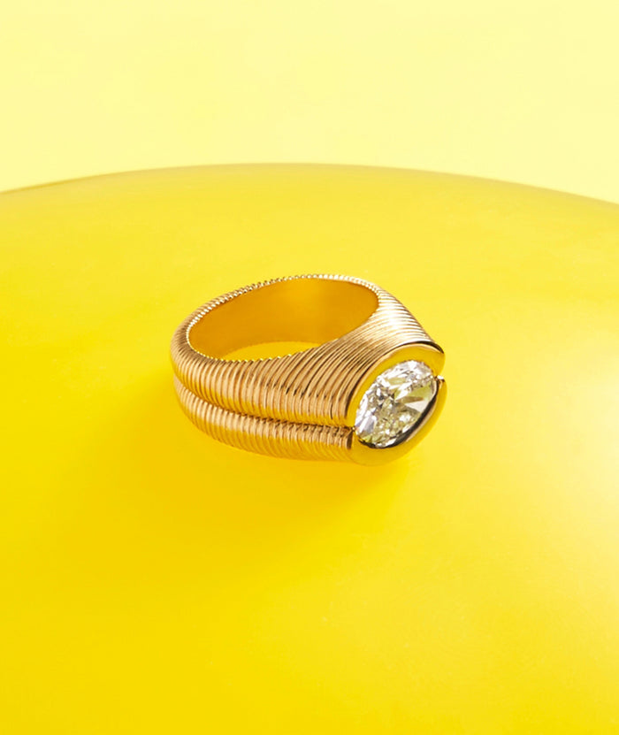 Delta Signet Ring - EREDE Collection