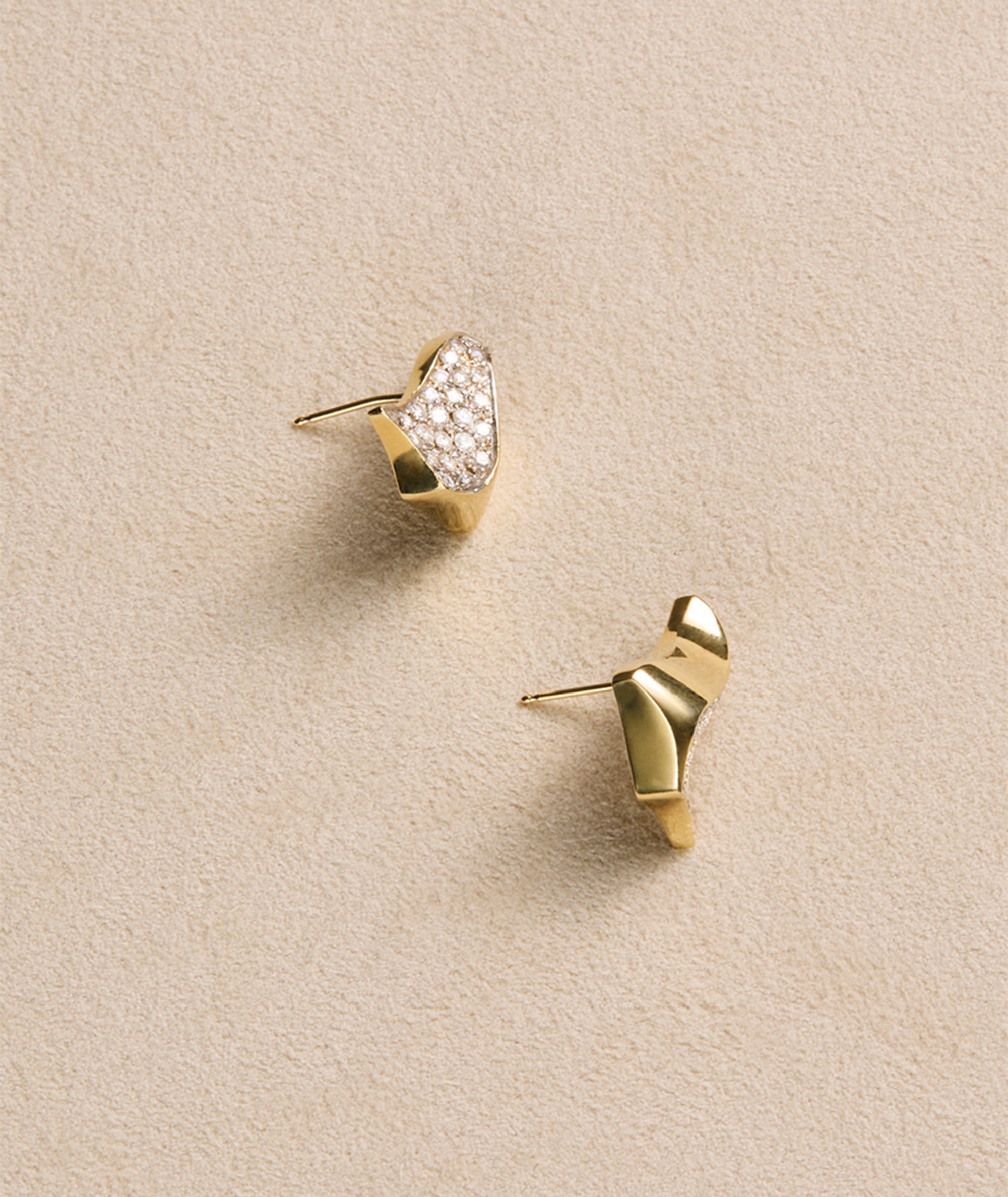 Vintage earrings in yellow gold with diamonds. Exclusively sourced for EREDE Curated.