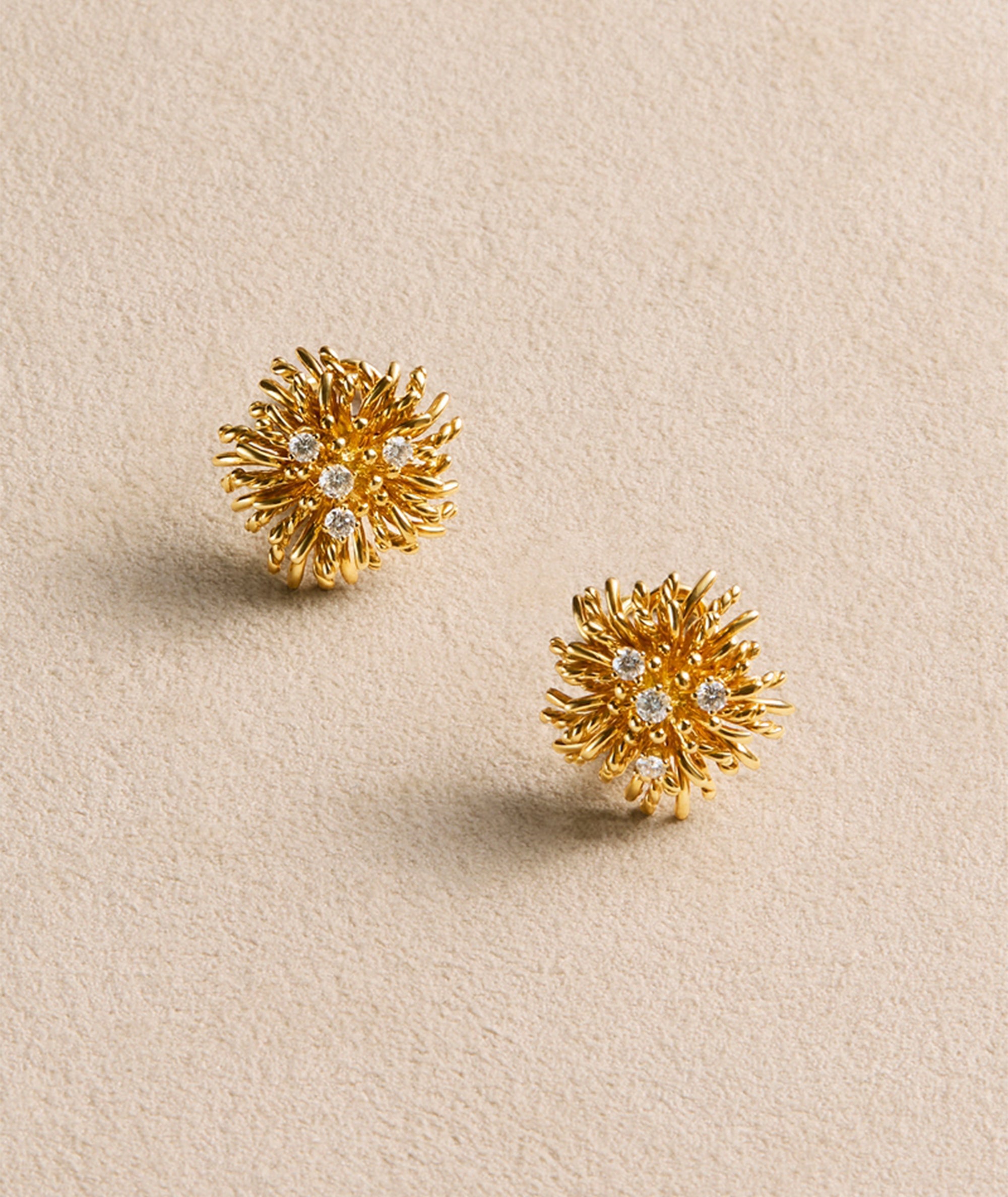 Vintage earrings from Tiffany & Co. in yellow gold with diamonds. Exclusively sourced for EREDE Curated.