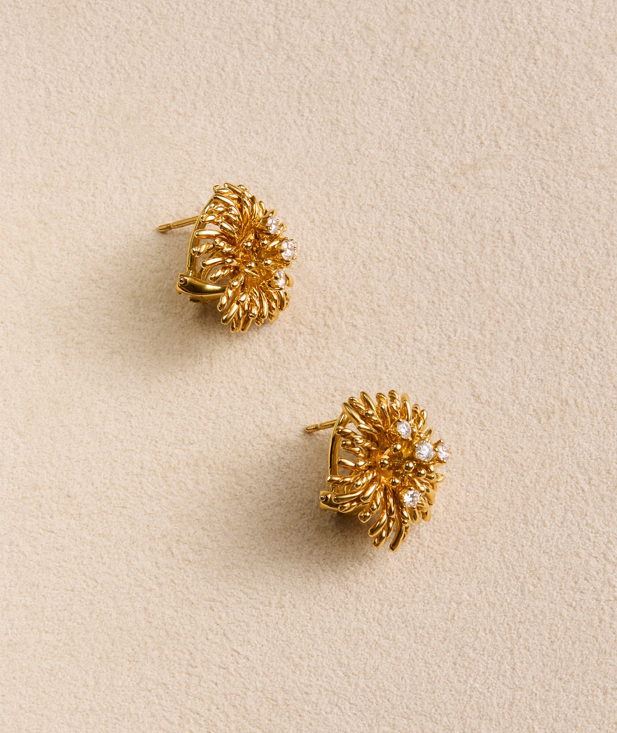 Vintage earrings from Tiffany & Co. in yellow gold with diamonds. Exclusively sourced for EREDE Curated.