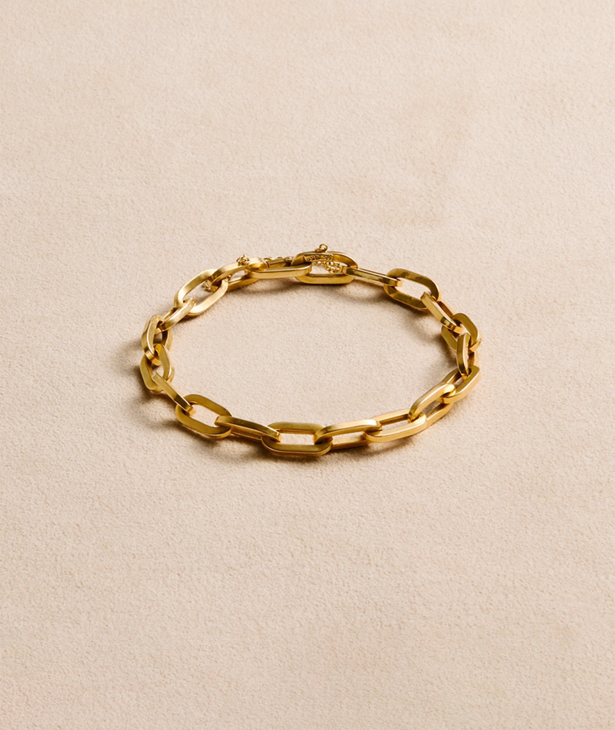 Vintage chain bracelet in yellow gold. Exclusively sourced for EREDE Curated.