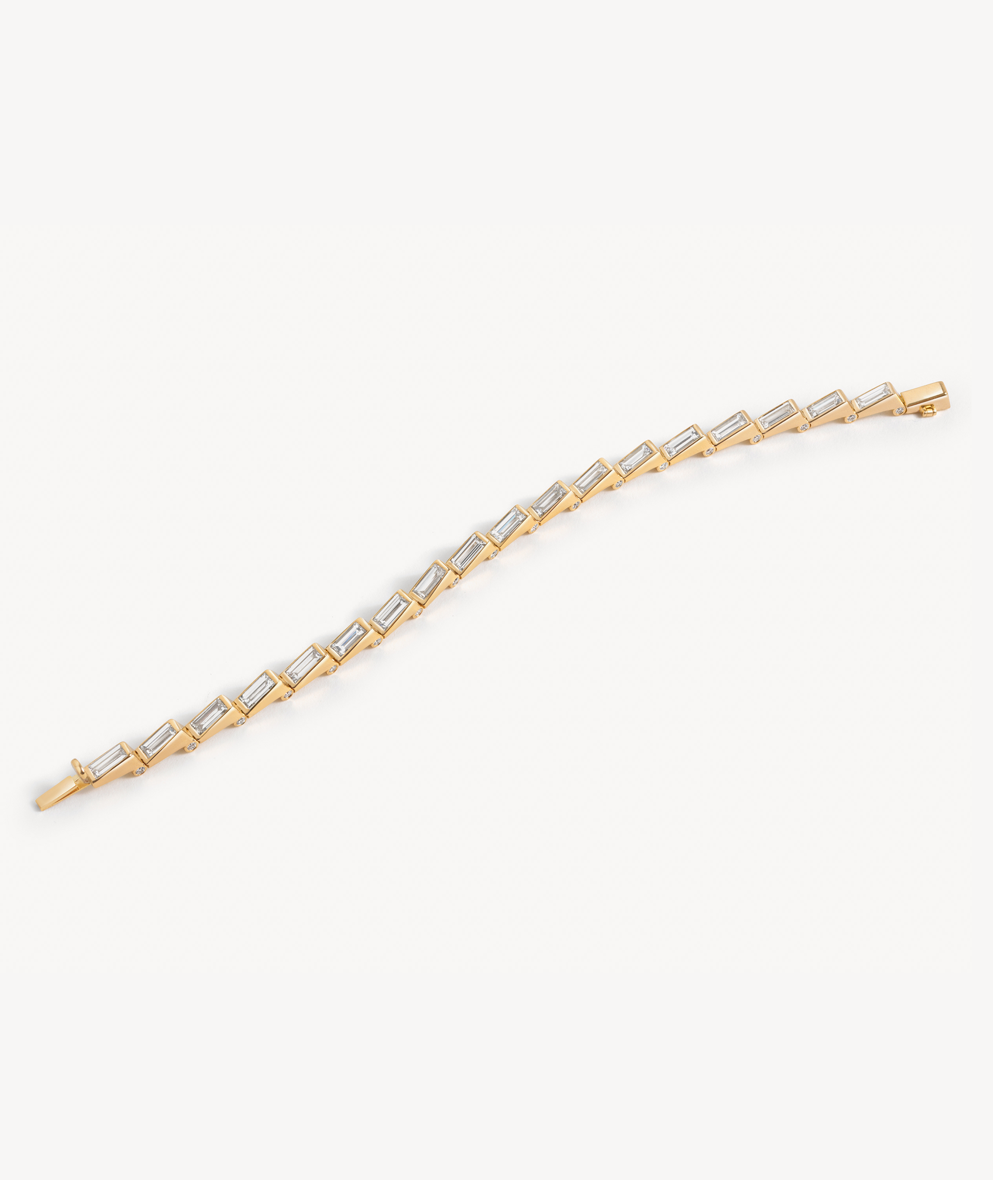 EREDE bracelet in 18k recycled yellow gold and lab-grown diamonds.