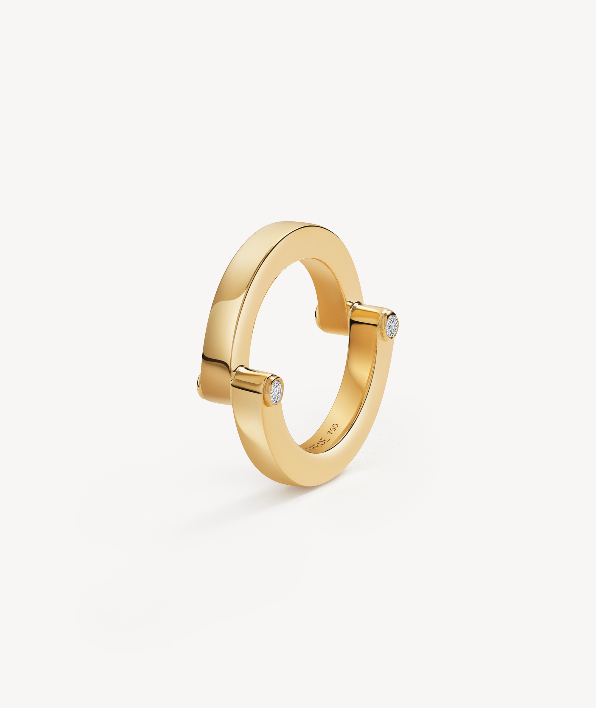 EREDE ring in 18k recycled yellow gold and lab-grown diamonds.