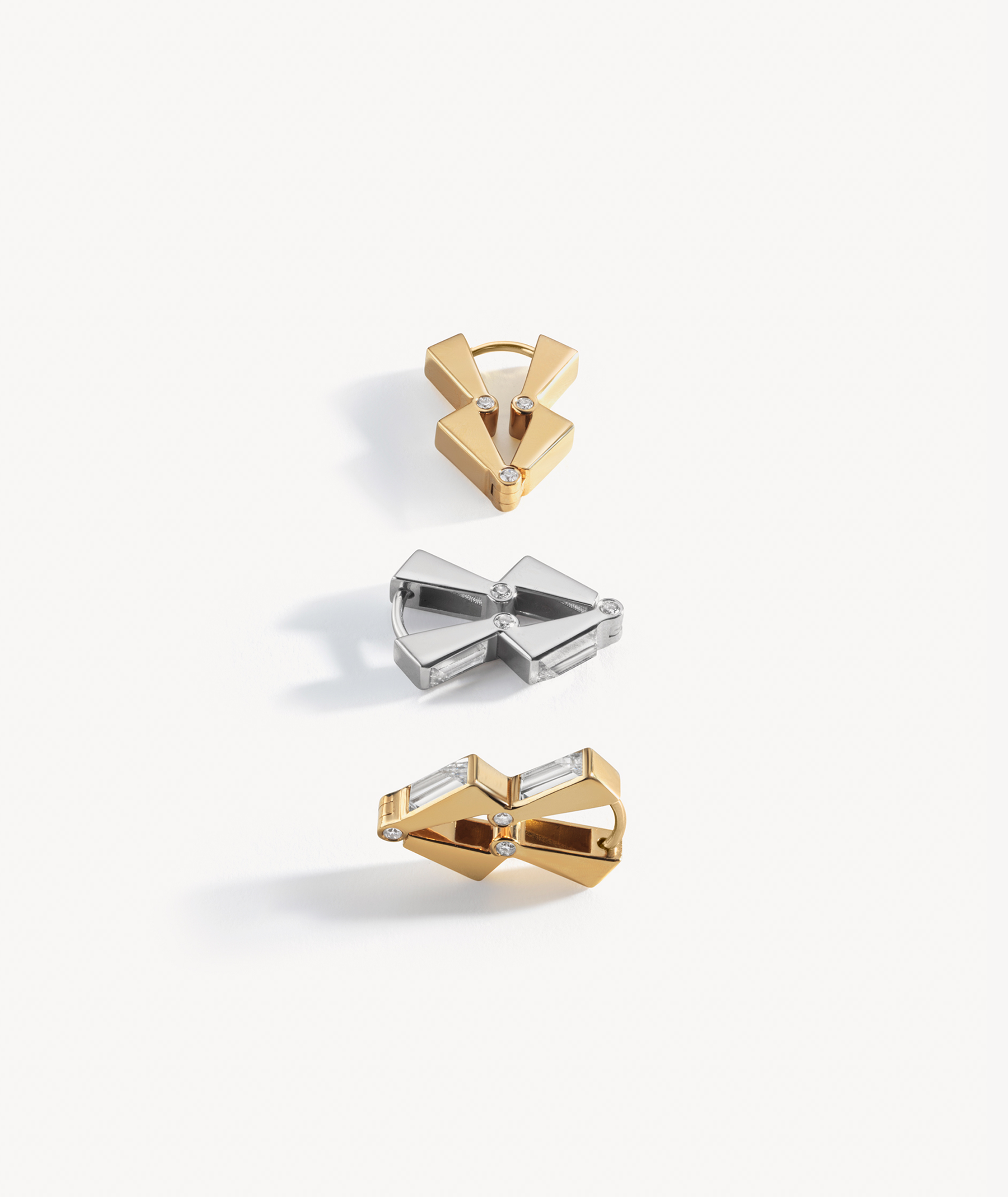 EREDE earrings in 18k recycled yellow and white gold and lab-grown diamonds.